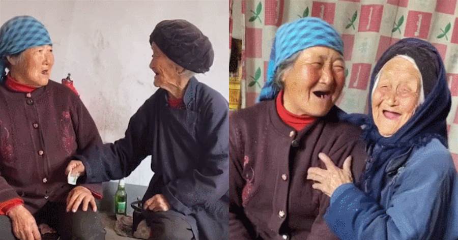 80歲還在啃老？102歲媽媽「塞零花錢」給80歲女兒，場面太溫馨惹哭全網，媽媽吐舌頭的樣子可愛極了